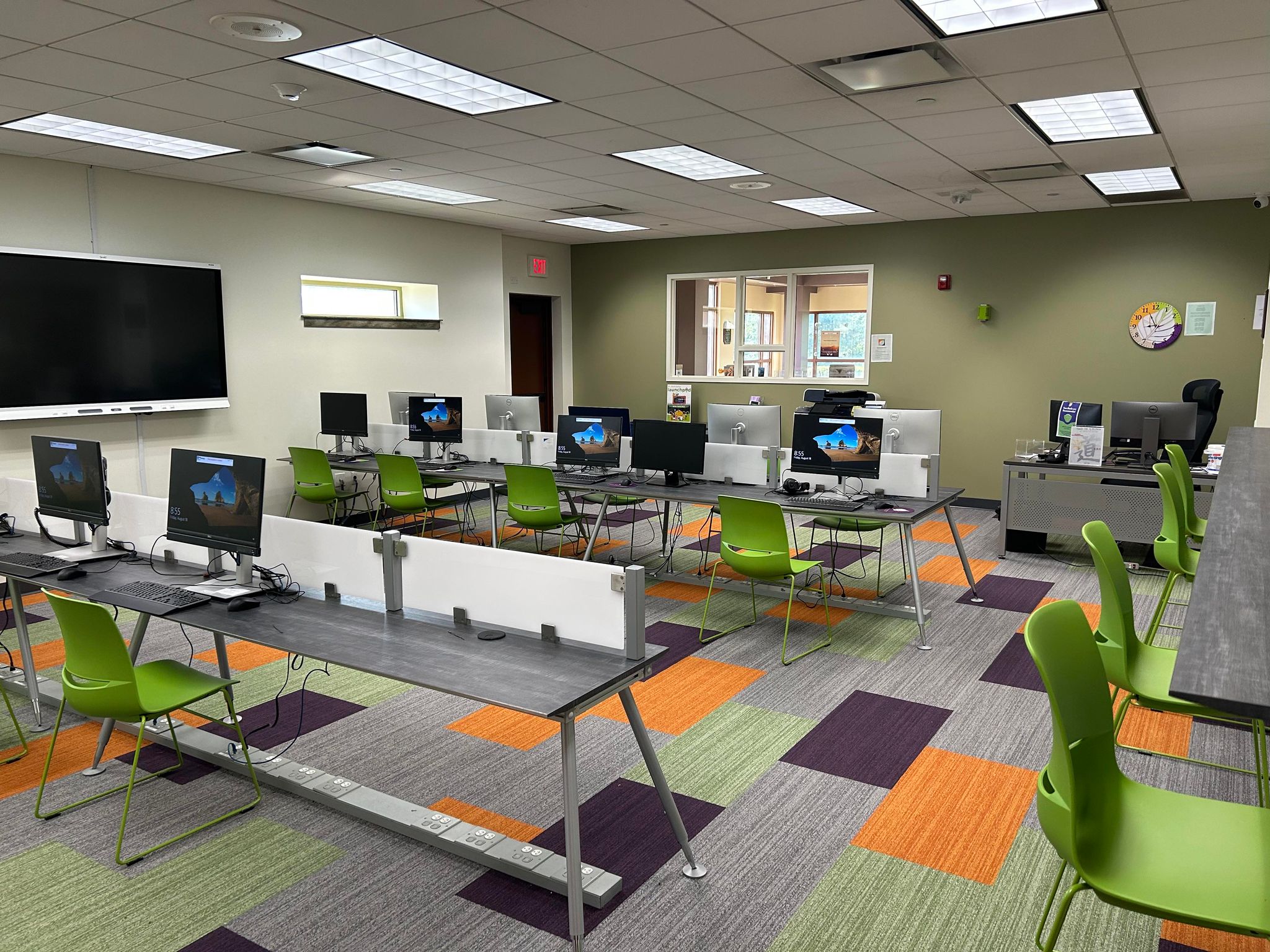 Public Computers & Internet - Glenwood-Lynwood Public Library District